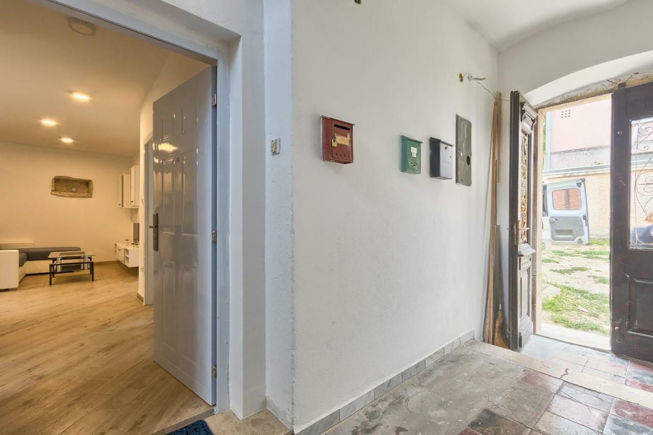 Apartment Petra Pula Exterior photo